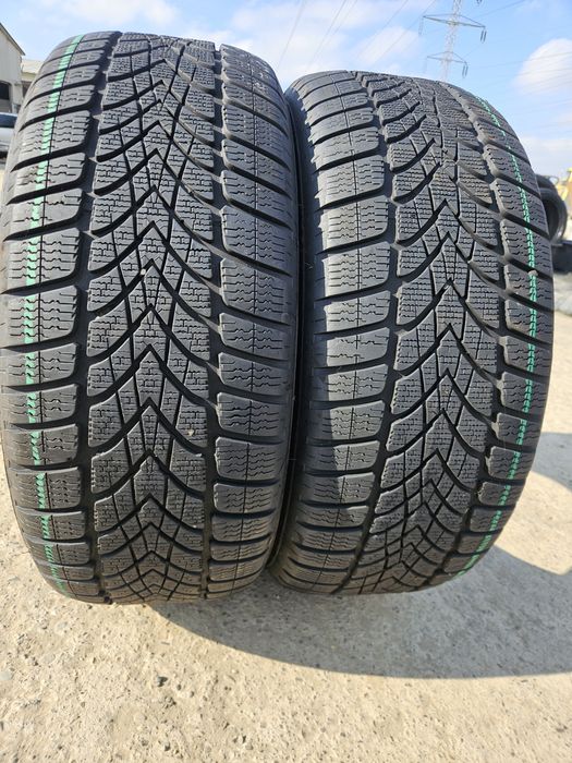 Vând anvelope iarna 225/55/17 225/55r17 DUNLOP