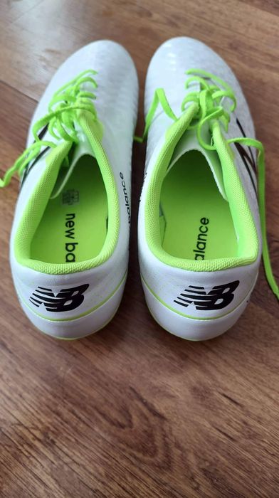 Футболни обувки New balance, бутонки за трева