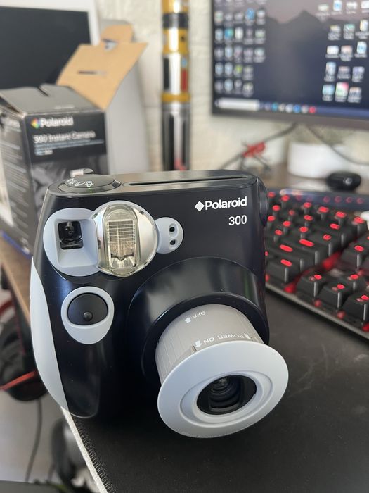 Aparat foto instant Polaroid 300 plus film