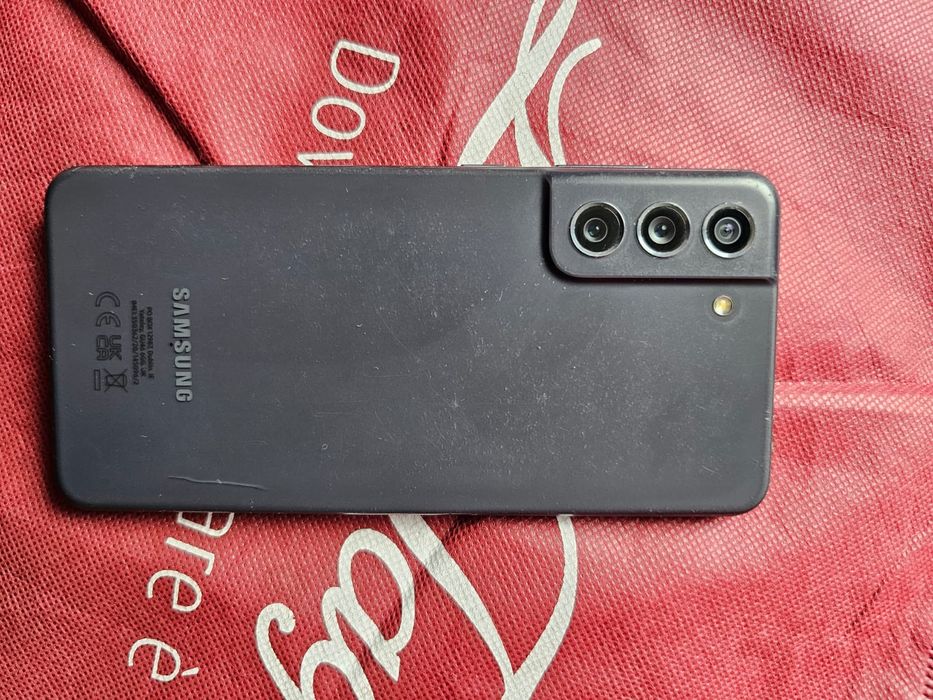 Vând Samsung galaxy S21 FE 5g plus husa la el