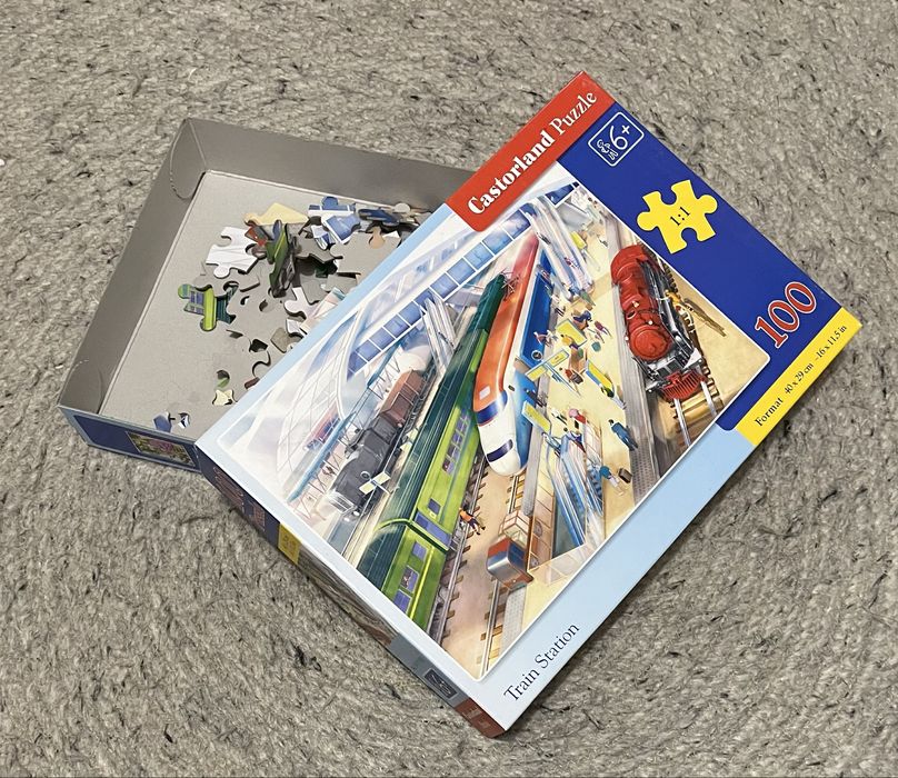 Puzzle Castorland Train Station de 100 piese pentru copii 6+ ani