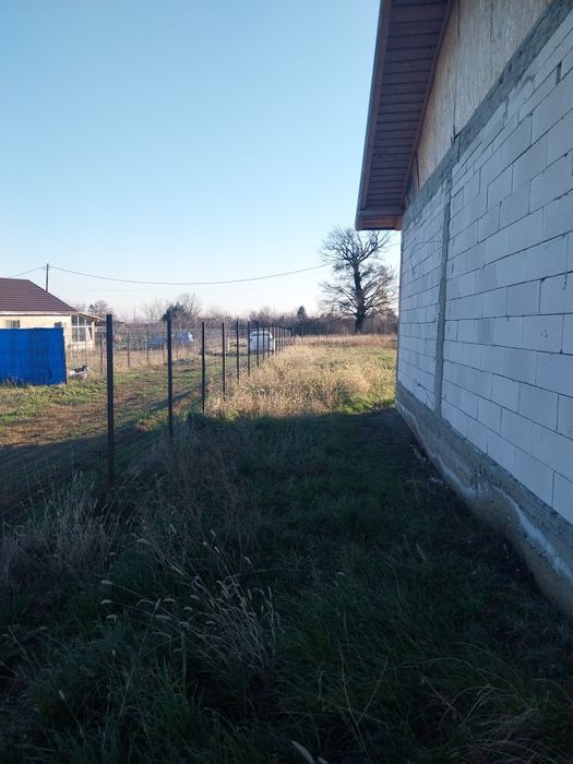 Vand teren 2000mp cu casa la gri