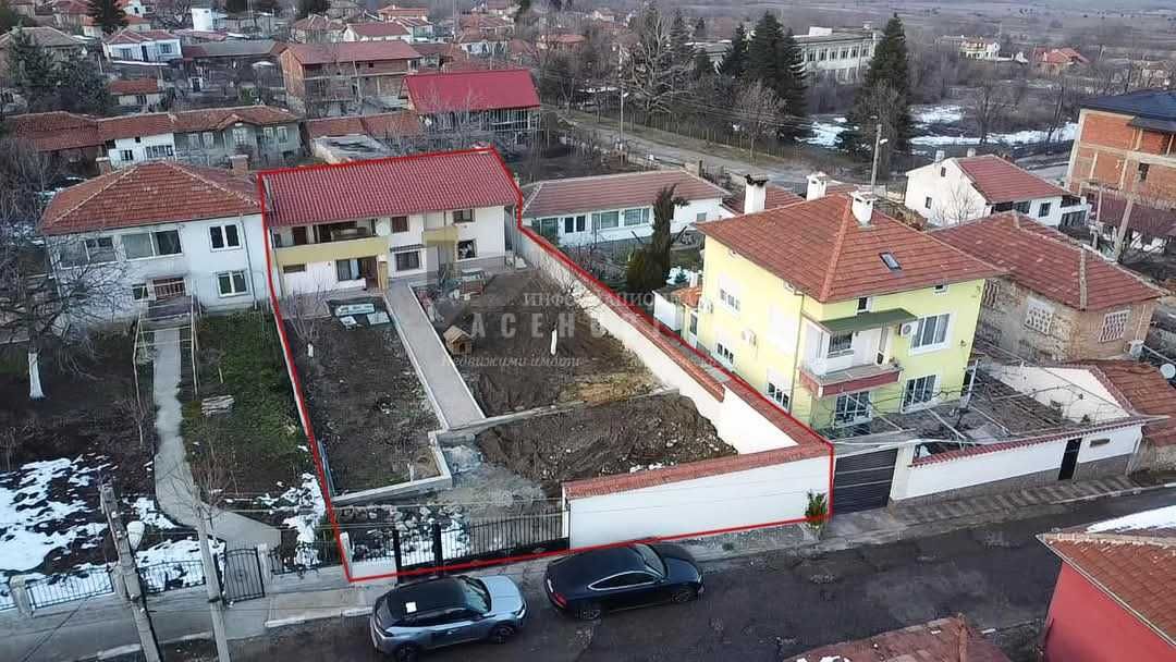 Продава се Къща в Асеновград - 300 кв.м за 3 €/кв.м - Снимка #17