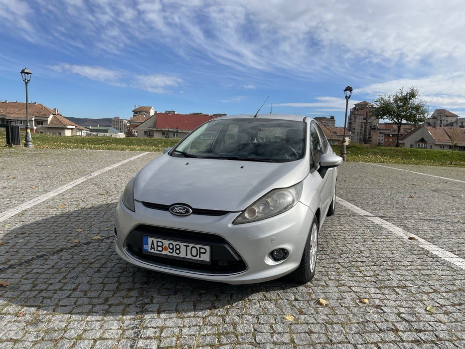 Ford Fiesta 1.6 TDCi 95 CP – 2011 – Euro 5 – Moondust Silver