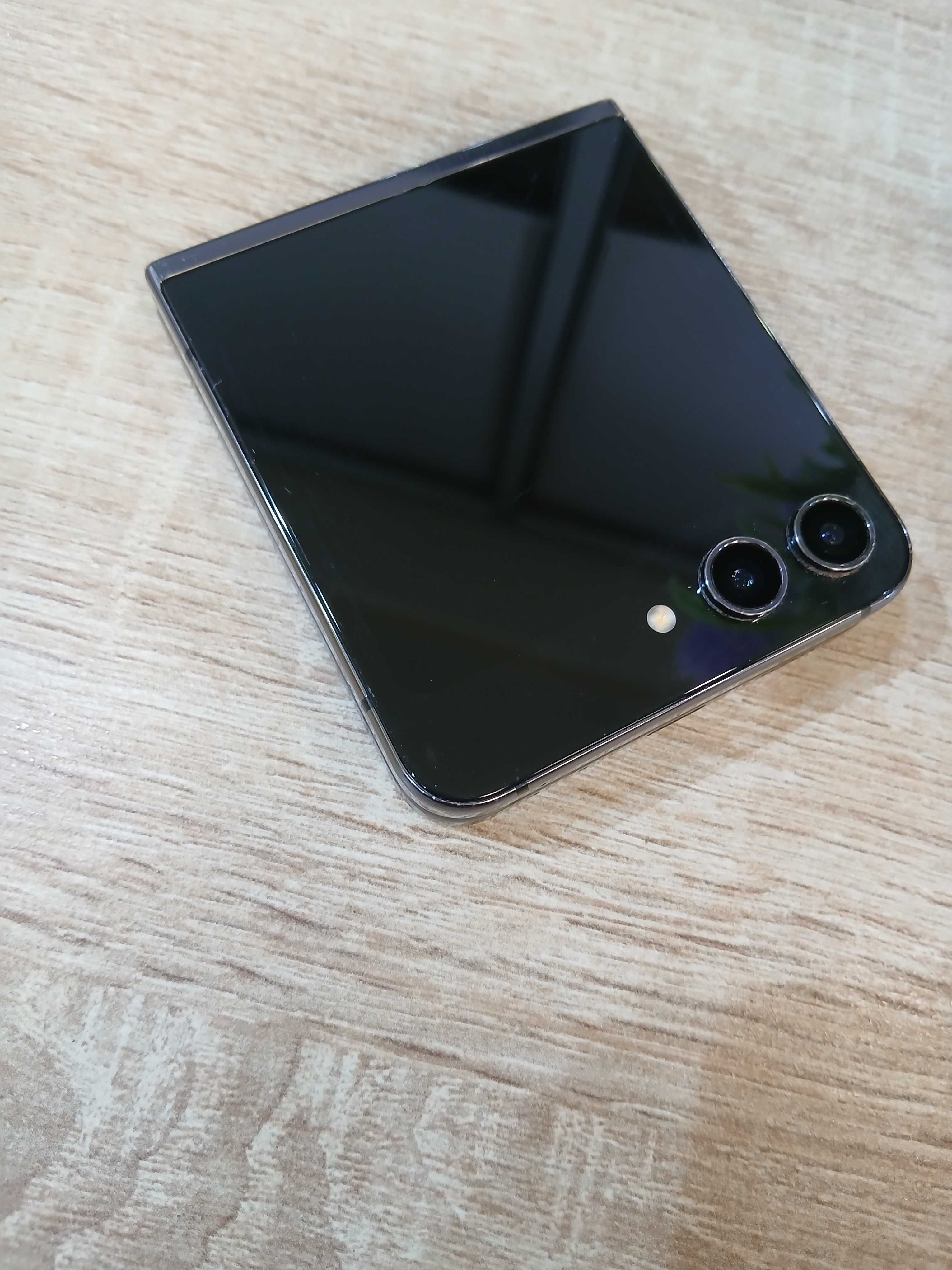 Samsung Galaxy Z Flip 5