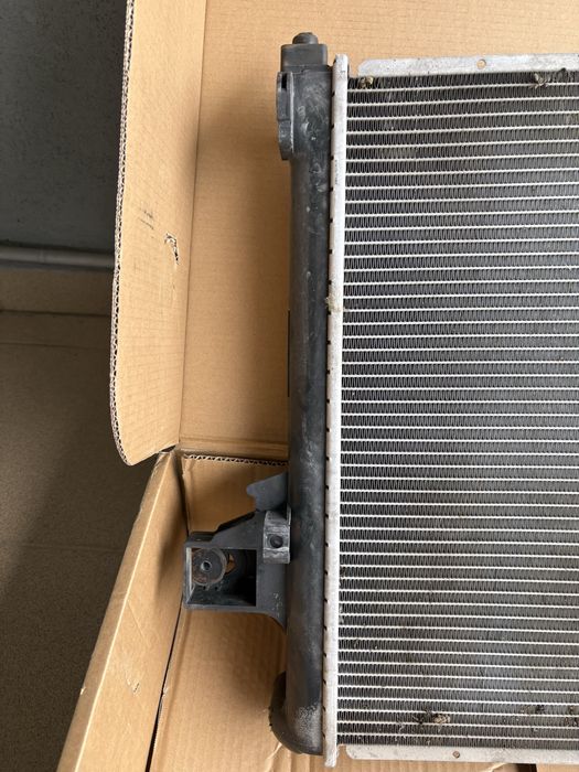 Спукан Радиатор за Jeep Grand Cherokee WJ 2001