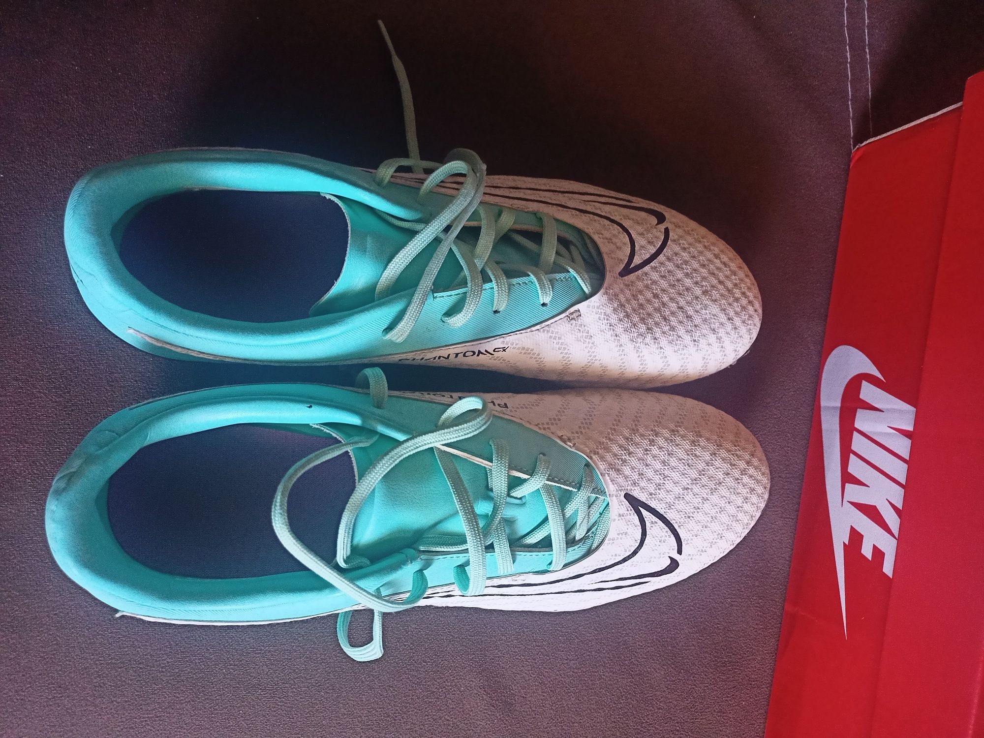 Футболни бутонки Nike Phantom GX