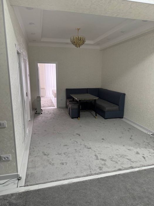 Чиланзар 19.  2 х комнатная ЕВРО РЕМОНТ аренда !