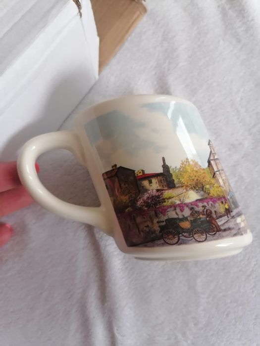 Нива чаша от Пиза, наклонена