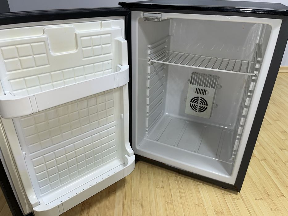 Мини бар хладилник
