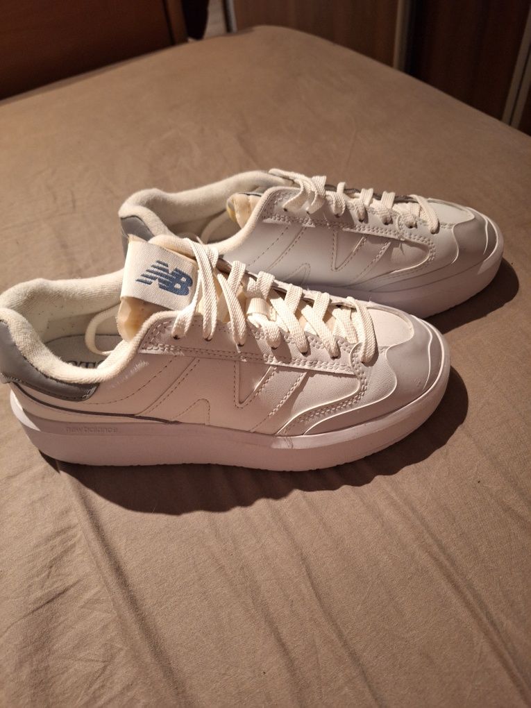 Adidași  New Balance