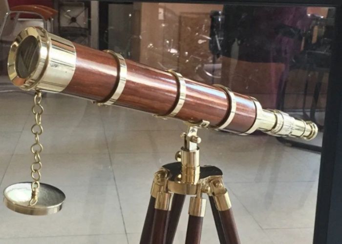 Superb telescop din alama masiva și trepied din lemn ,piesă colecție,