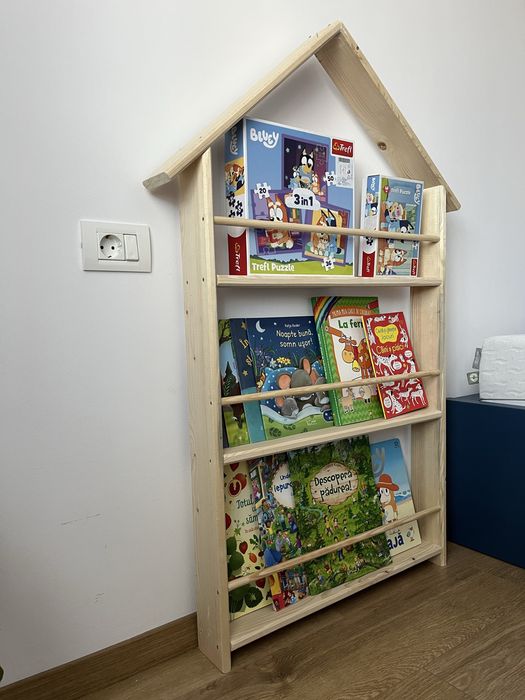 Bibliotecă Montessori House