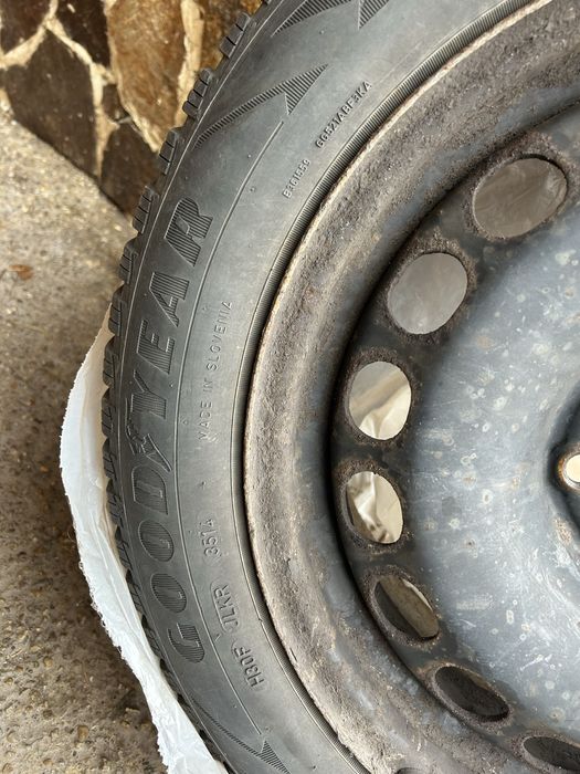 Jante de tabla R16 5 prezoane cu anvelope Goodyear 205/55/R16.
