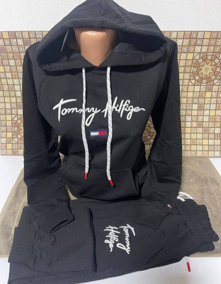 Treninguri dama Tommy , bumbac ,sigla cusuta ,cod QR 

Alb s M l l Xl