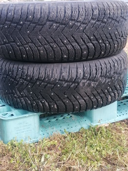 Продам  комплект зимней резины 235#55#18 в отличном состоянии