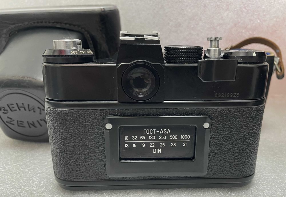 Перфектен! Фотоапарат ЗЕНИТ-11 СССР