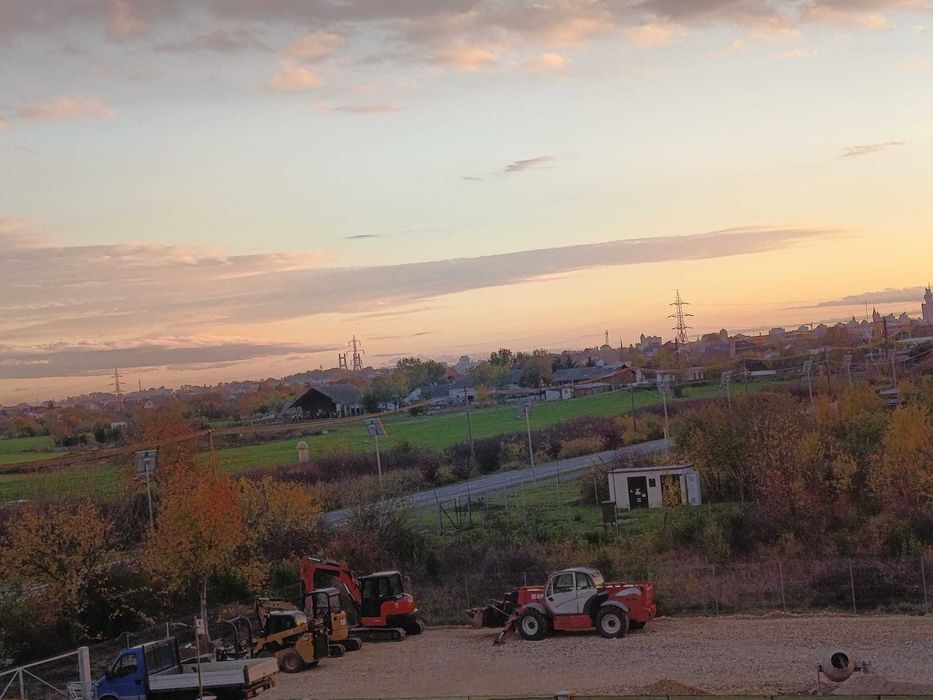 Inchirieri utilaje miniexcavator,miniincarcator,cilindru compactor.