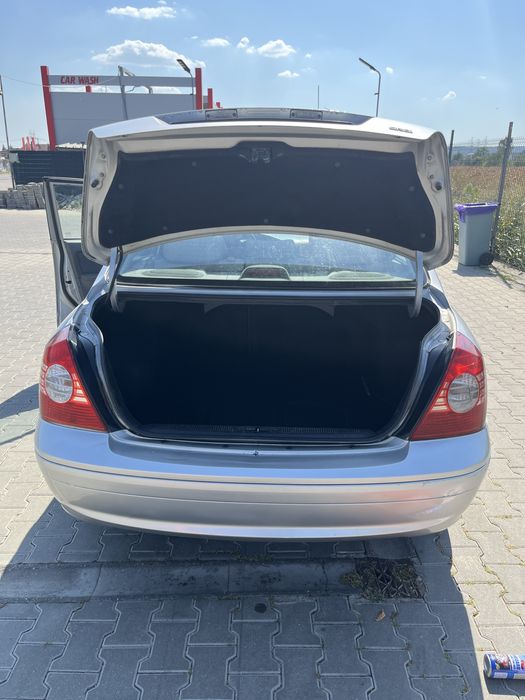Hyundai Elantra 2004