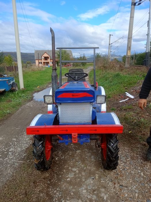 Vând tractor Iseki cu plug ,freza și cositoare