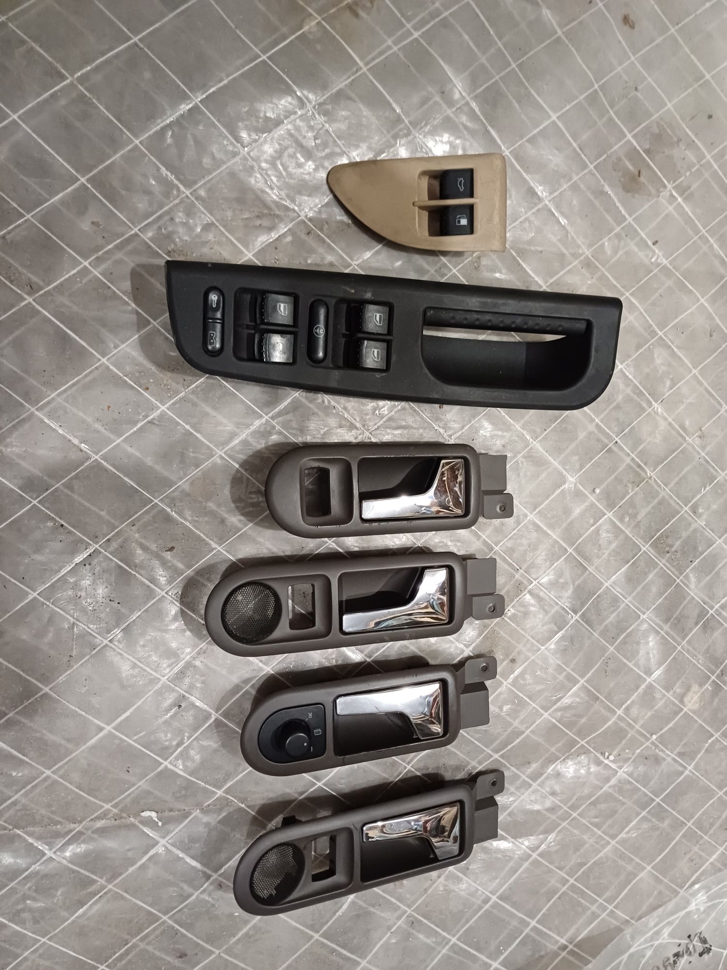 Продавам части за пасат b5.5