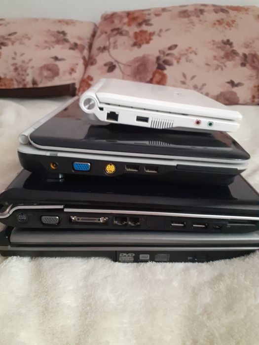 vând laptopuri funcționale doar 2