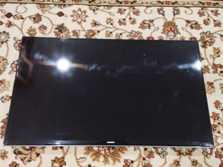 Продам телевизор Samsung Smart-LED