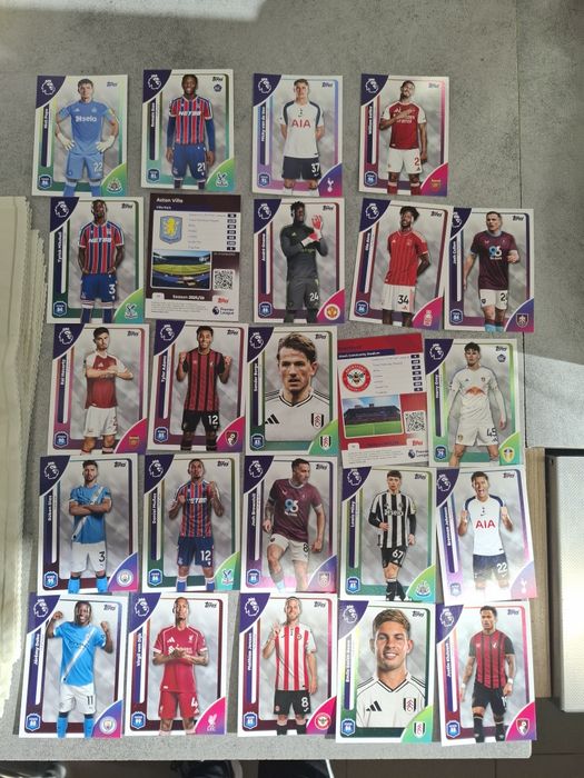Продавам футболни карти Premier League 2023/24 – Topps

Продавам компл