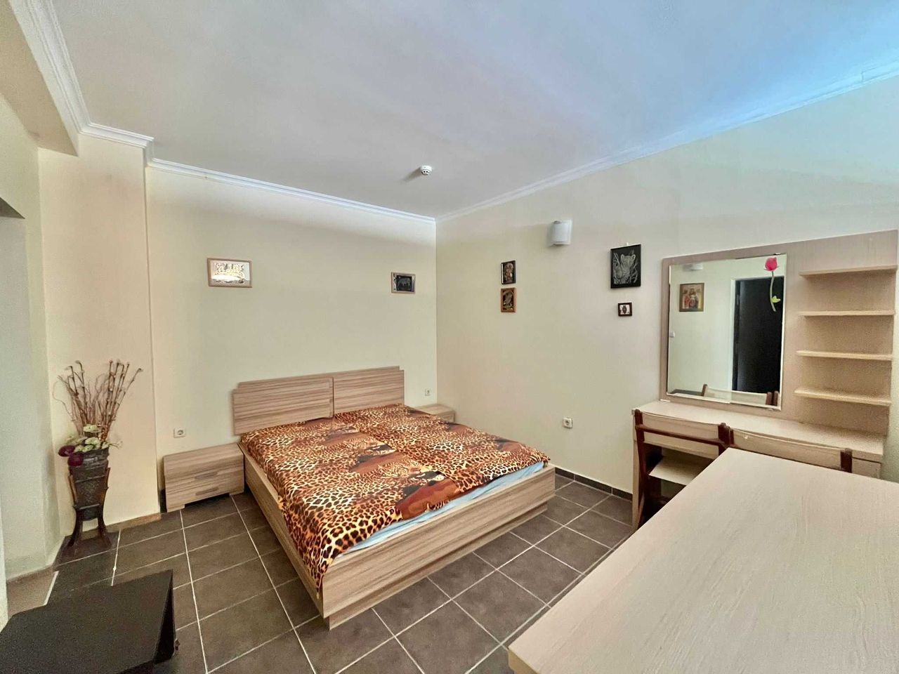 Дава се под наем Тристаен апартамент в Свети Влас - 75 кв.м за 1000 € - Снимка #12