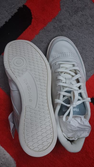 Vând papuci Rebook Club C 85, model clasic