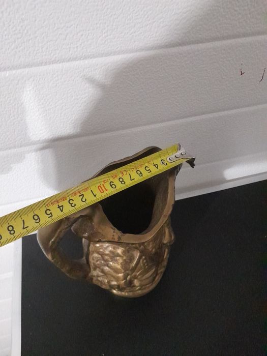 Bronz masiv,  carafă veche din bronz masiv,  3,3 kg