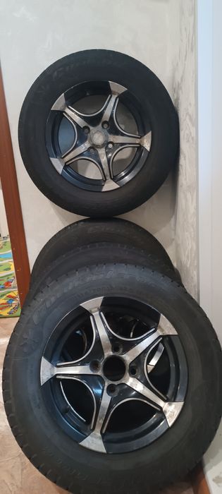 R13 разболтовка 4х100 Резина новая пол сезона откатал.