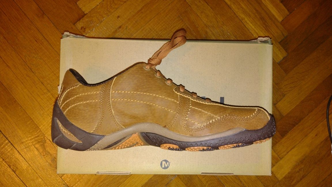 Merrell (nu Columbia North Face) pantofi noi barbati piele 43 27.5cm