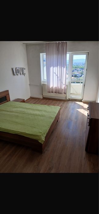 Vand apartament 2 camnere central.