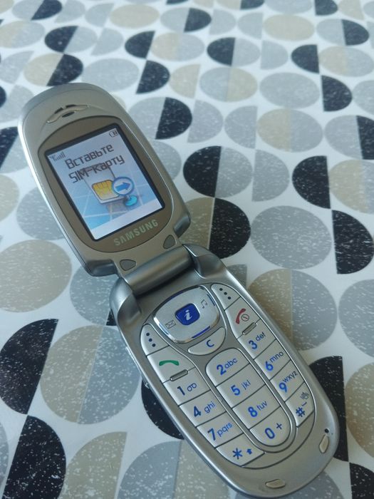 Продам телефон Самсунг