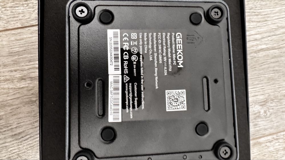 Mini PC marca GEEKOM, I7