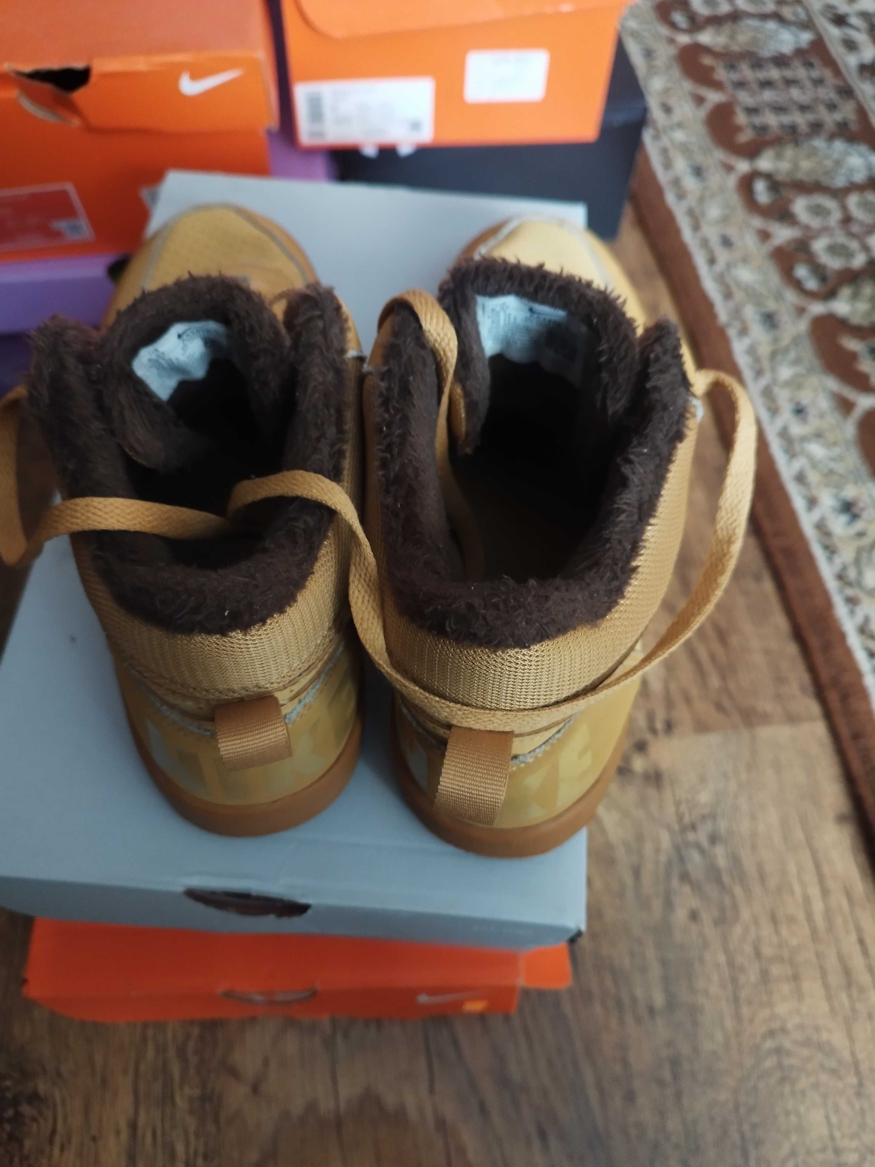Цели обувки Nike