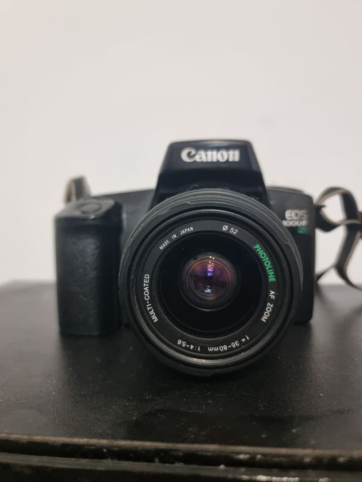 Aparat foto Canon 1000F N pe film
