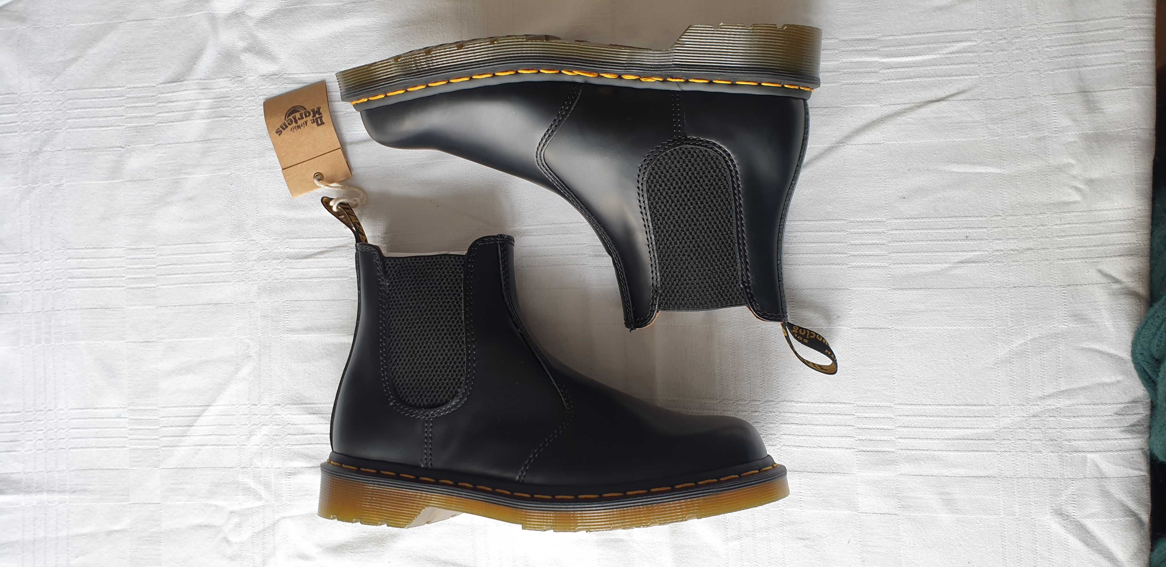 Ghete noi Dr Martens 2976 Chelsea Boot piele mărimea 39