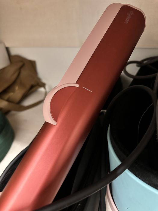 Продам dyson airstrait