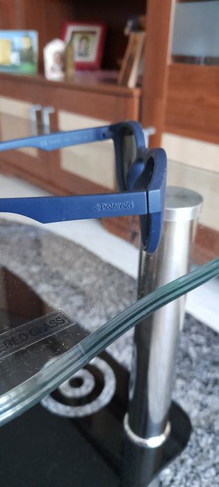 Vând ochelari de soare