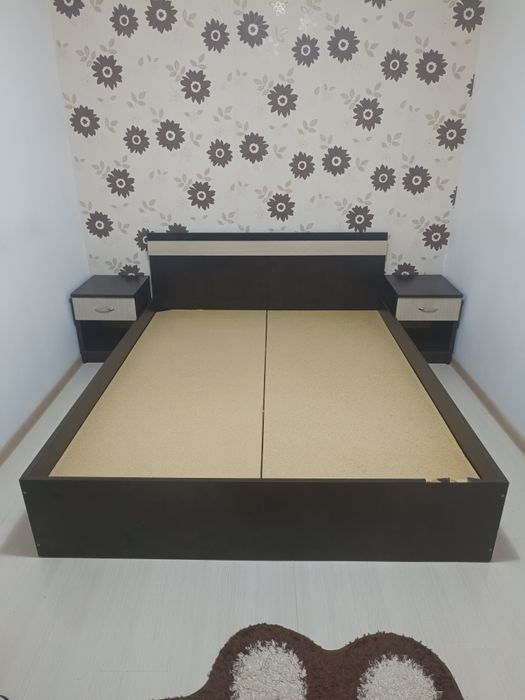 Vând dulap dormitor, pat cu 2 noptiere