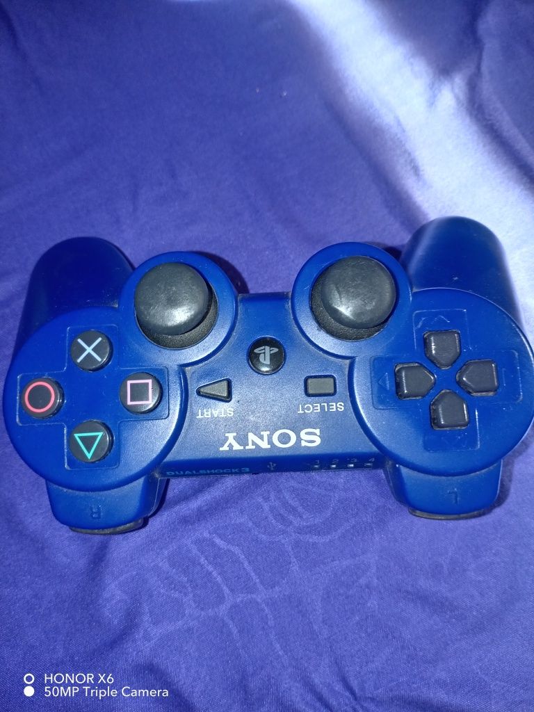 Playstation 3 full 4 djostik va xamma sim zaratkalari ichida