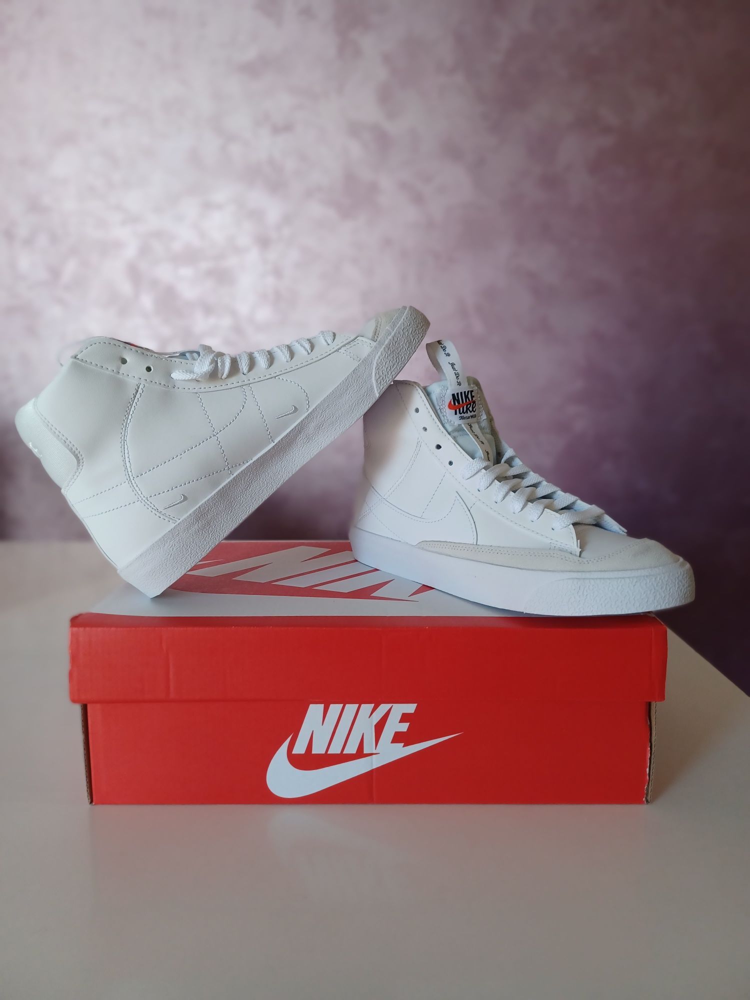 Дамски кецове Nike Blazer Mid 77