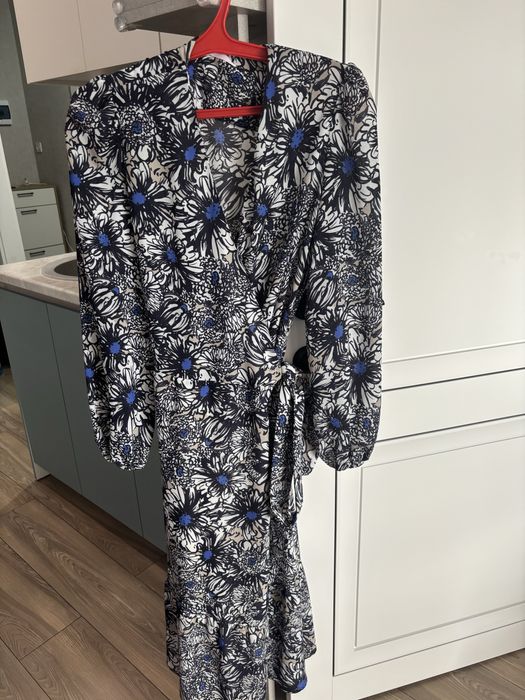 Платье на запах от итальянского бренда evo