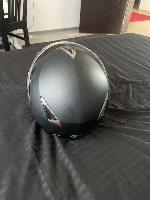 Vand casca neagra de motor,enduro etc.