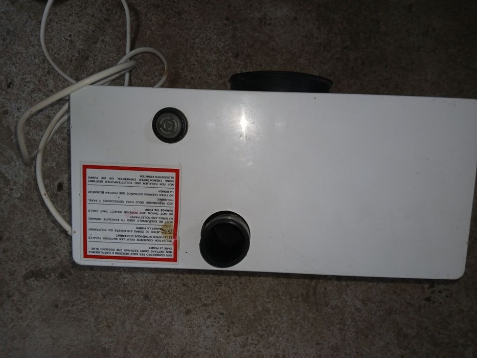 Pompa cu tocator pentru wc