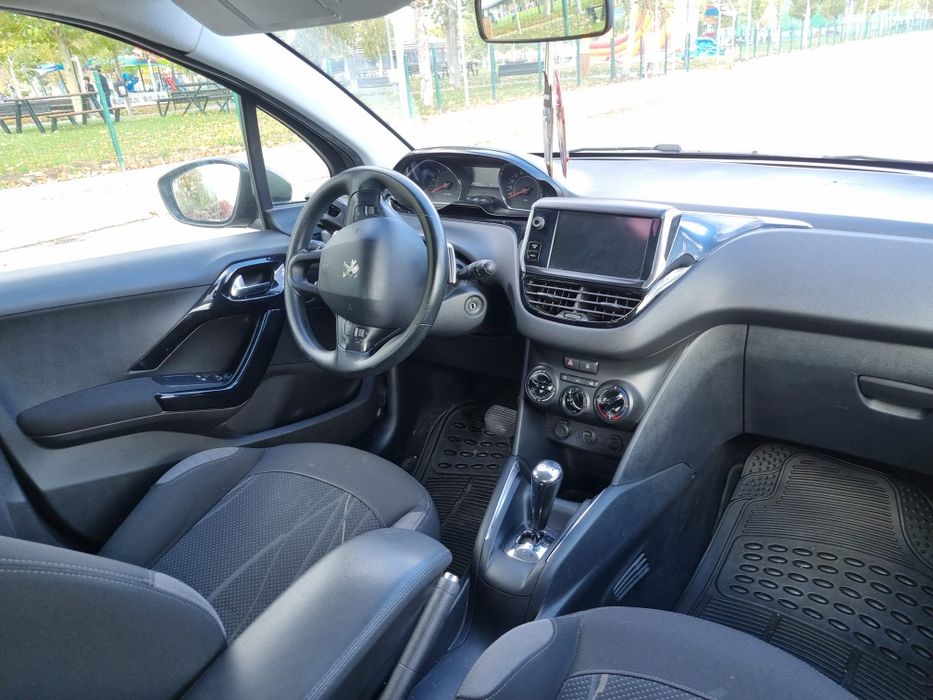 Se vinde Peugeot 208 /An fabricație:2012/Cutie automata/ 1.4 hdi