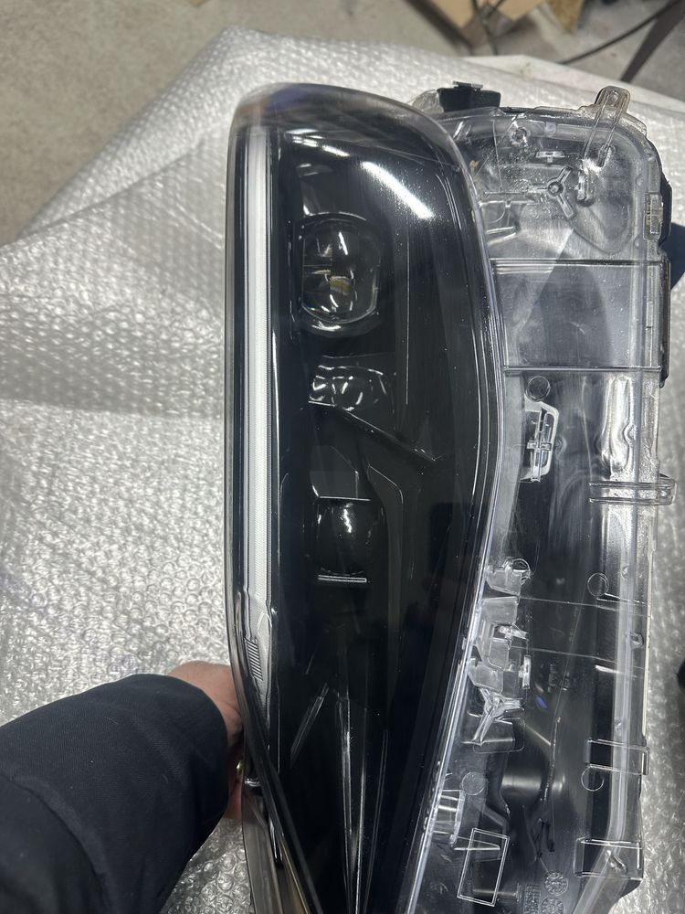 Faruri full led toyota yaris cross.