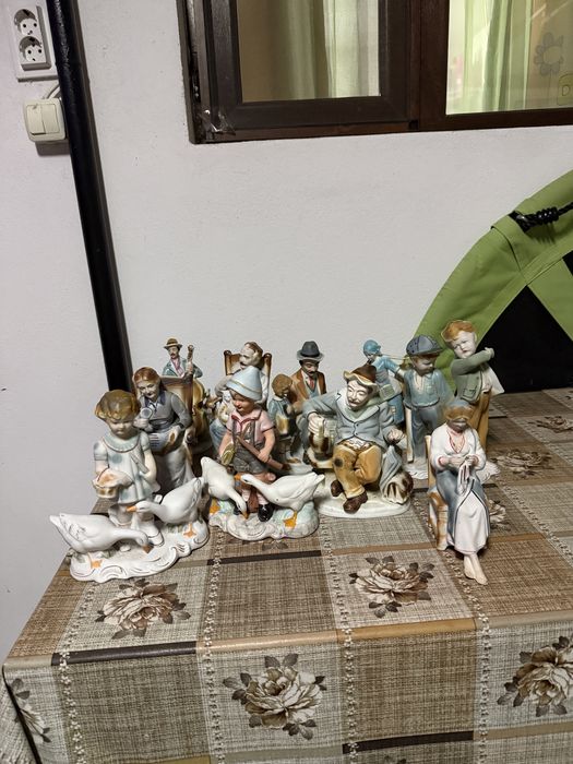 Colectie bibelouri (Curtea de Arges)